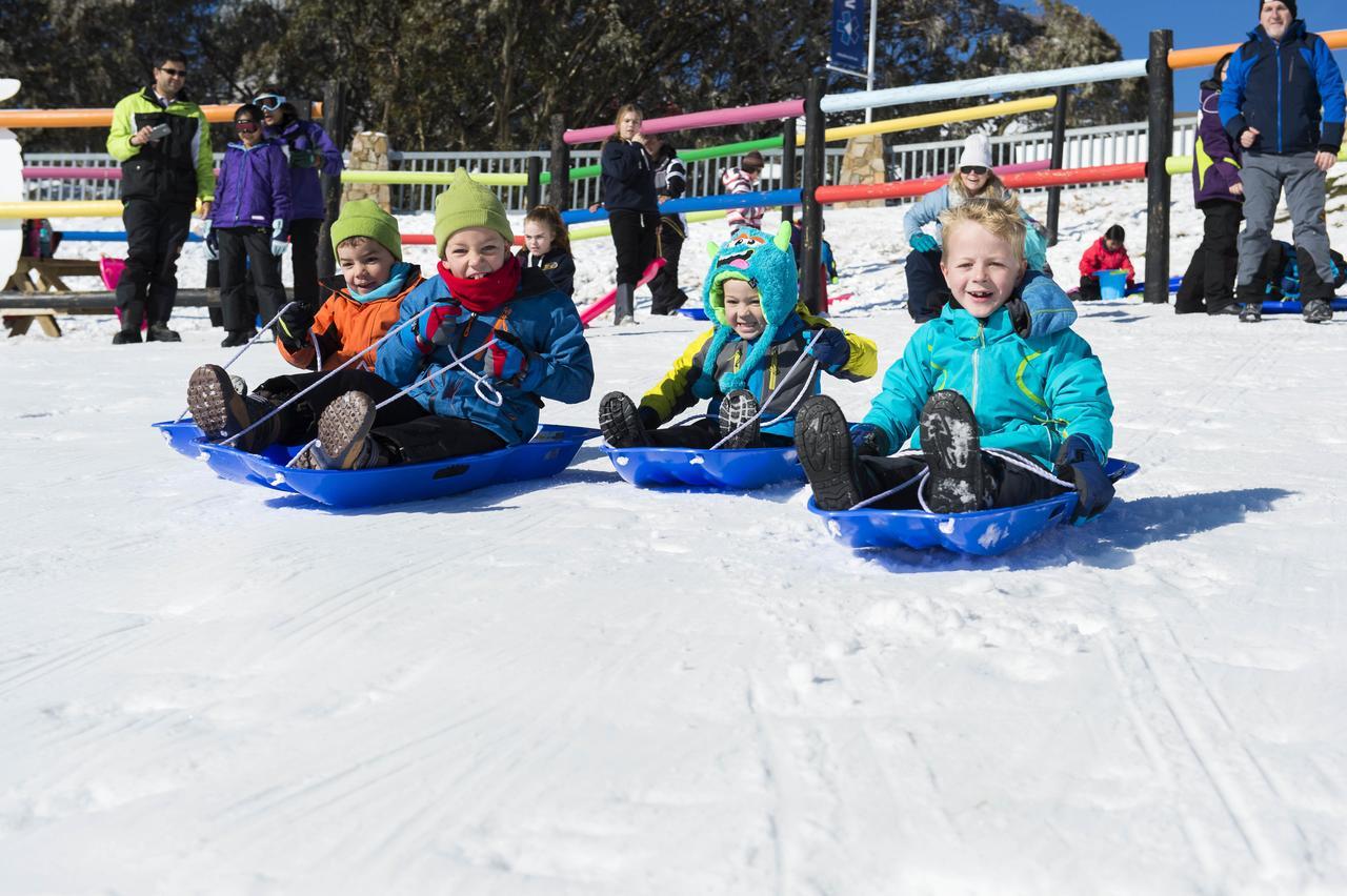 Ski Club Of Victoria - Kandahar Lodge Mount Buller Exteriör bild